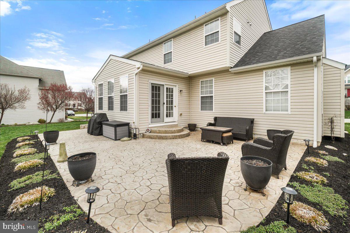 18 Farragut Dr