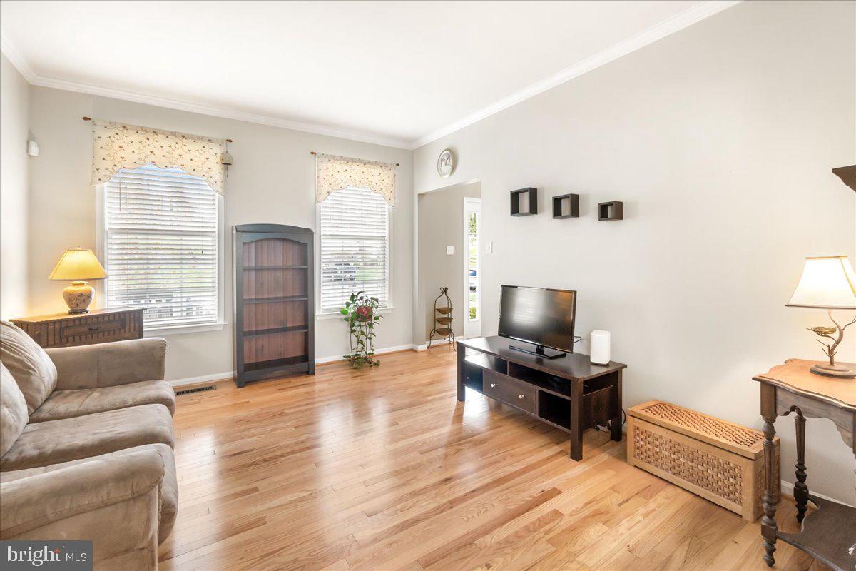 18 Farragut Dr