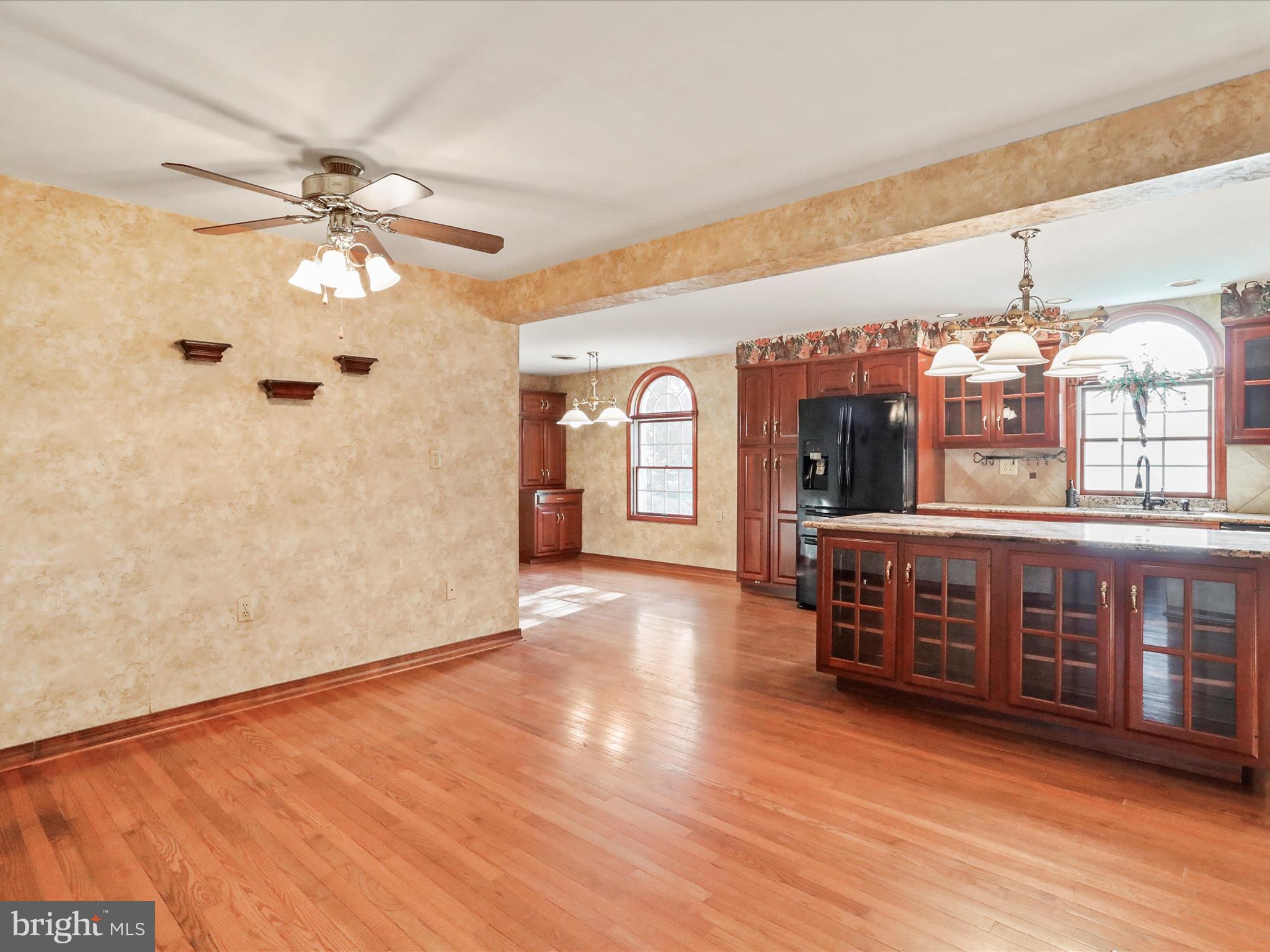 13807 Weber Way