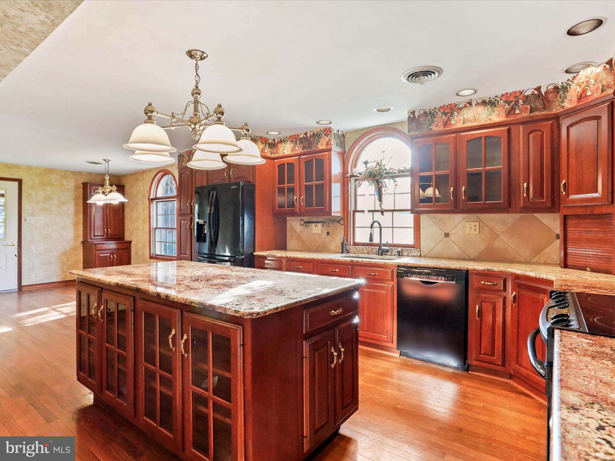 13807 Weber Way