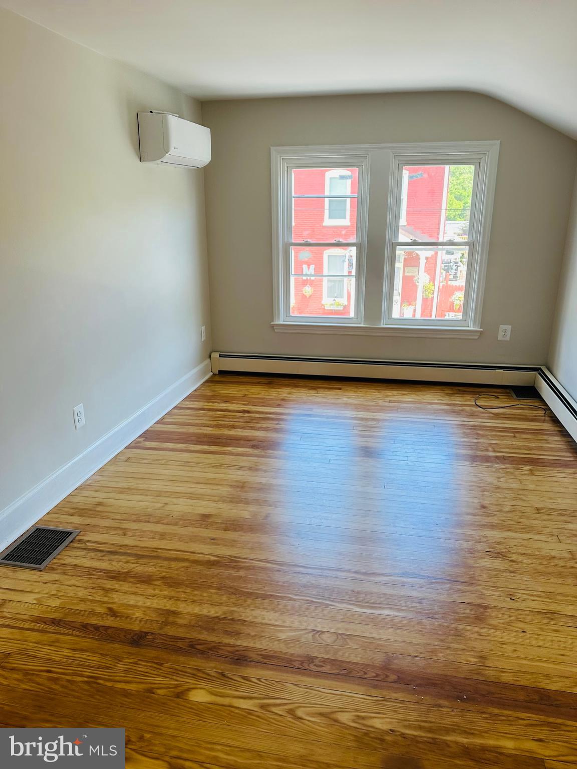 9 E Poplar St