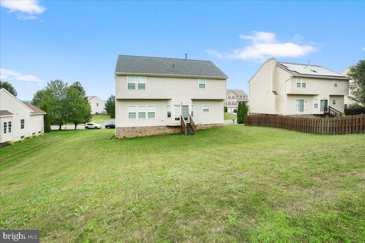 17960 Lyles Dr