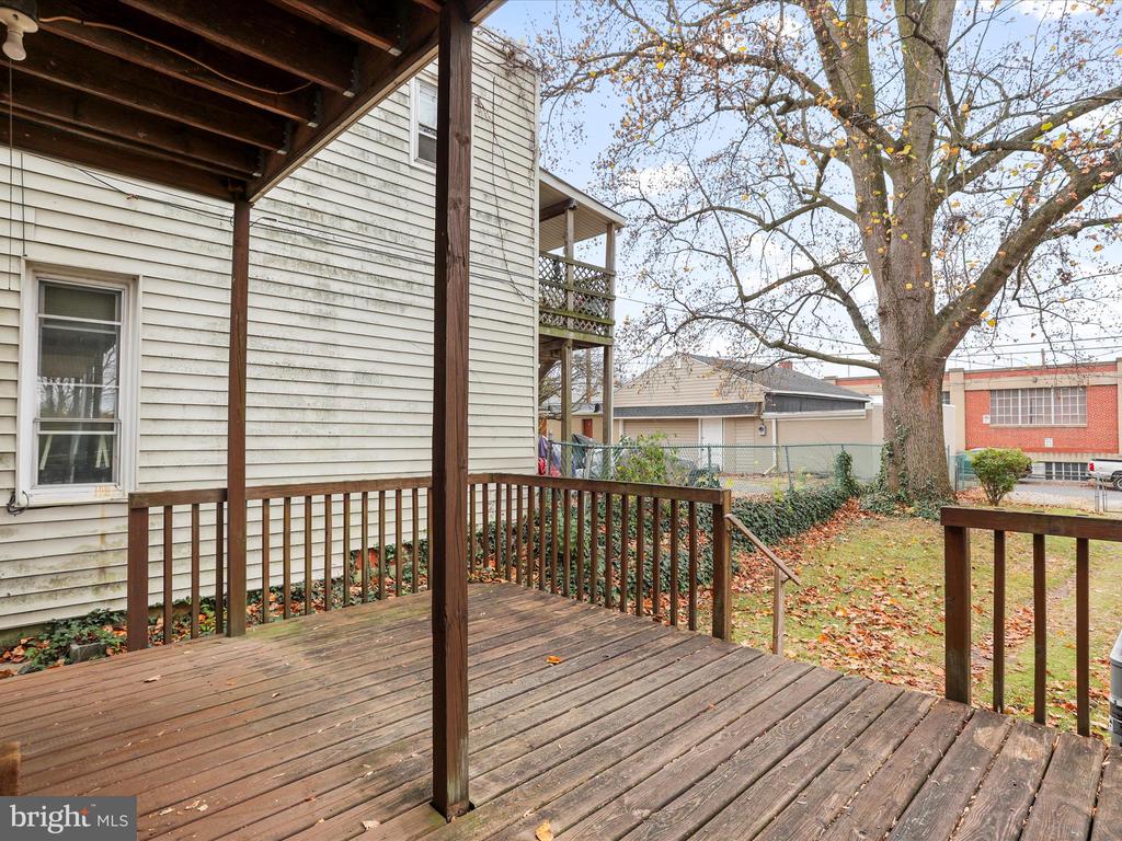 631 S Potomac St