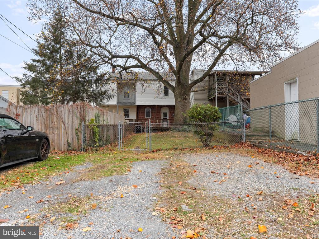 631 S Potomac St