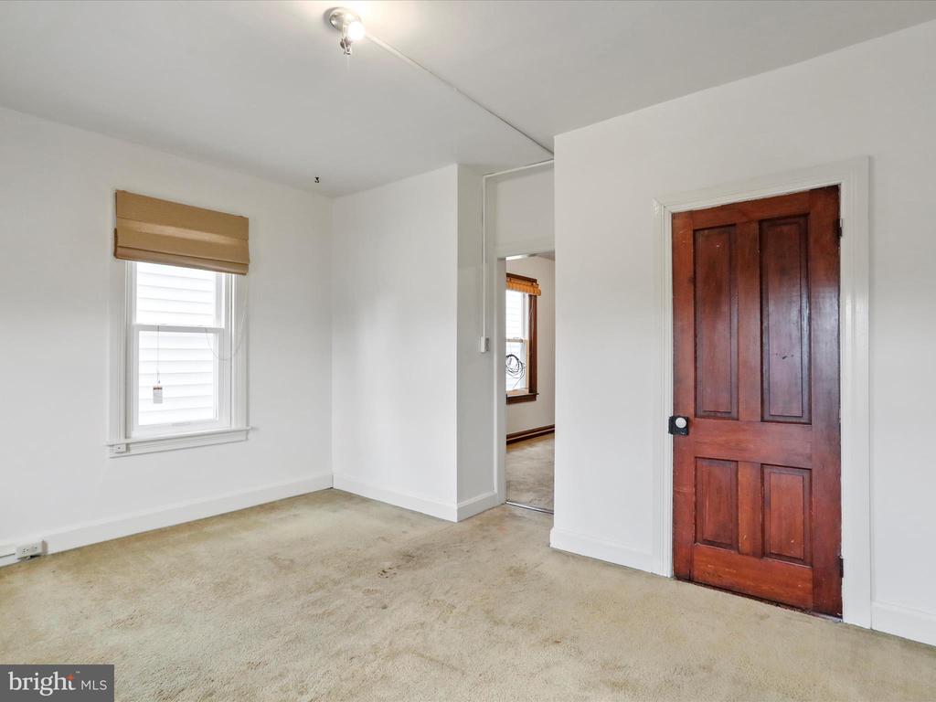 631 S Potomac St