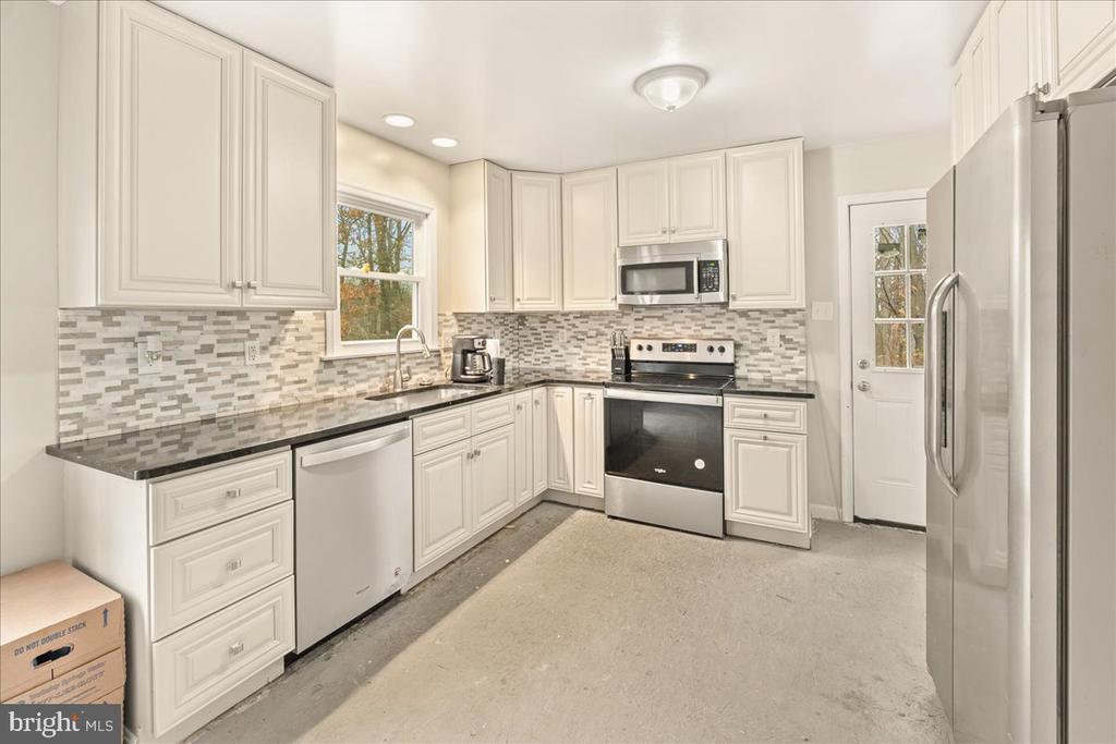 16300 Kaiser Ct