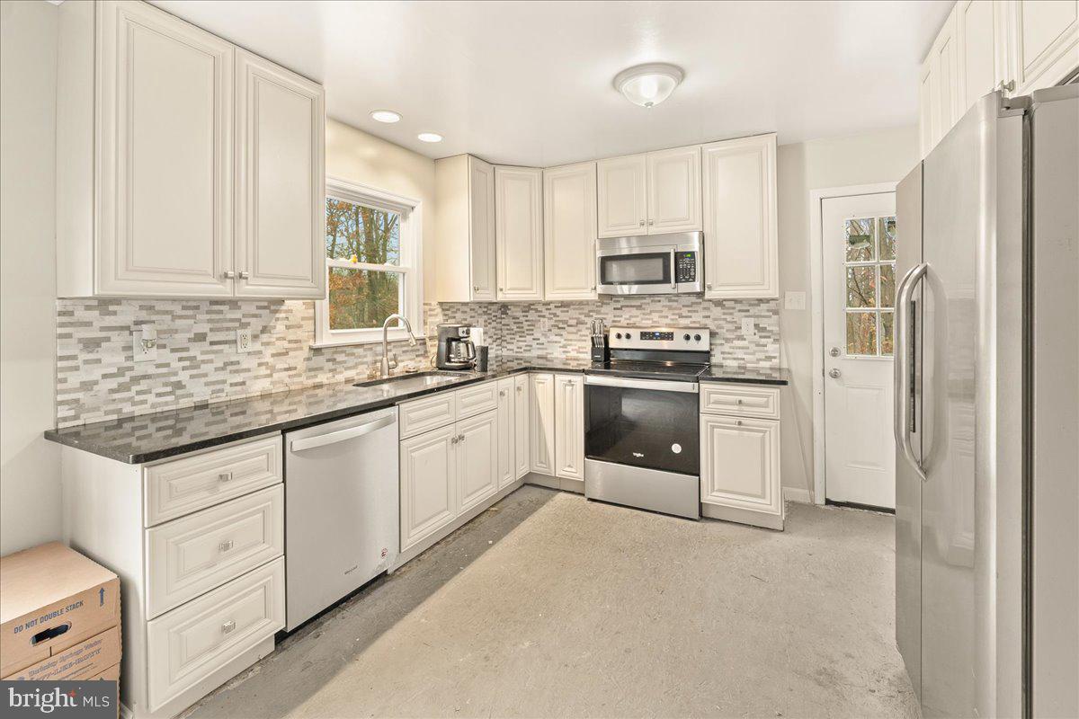 16300 Kaiser Ct