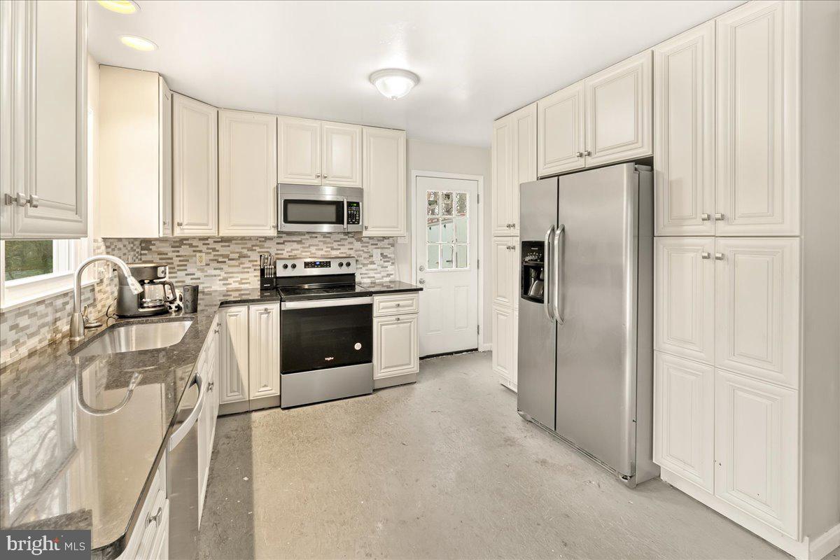 16300 Kaiser Ct