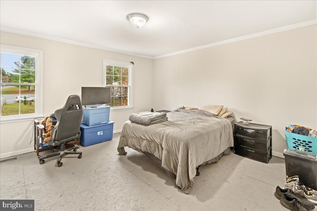 16300 Kaiser Ct