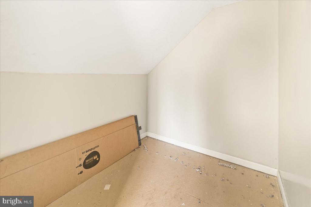 16300 Kaiser Ct