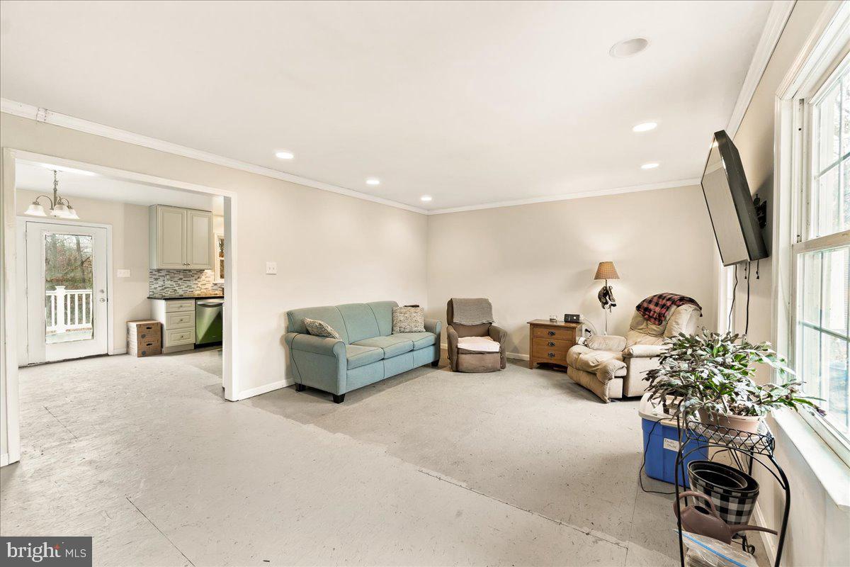 16300 Kaiser Ct