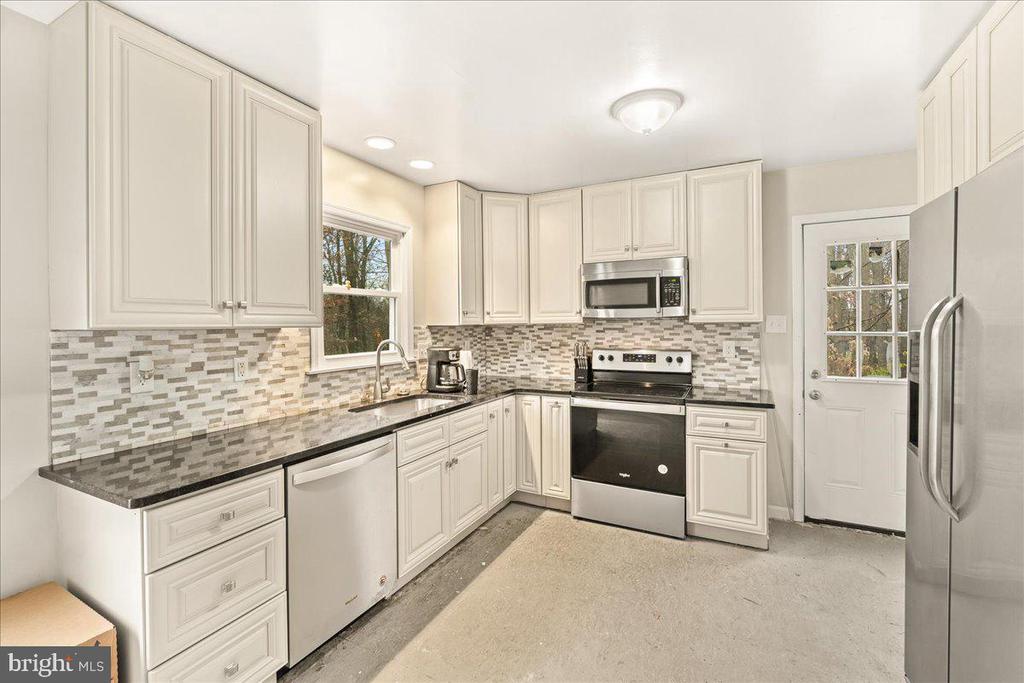 16300 Kaiser Ct