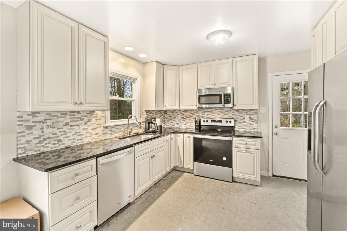 16300 Kaiser Ct