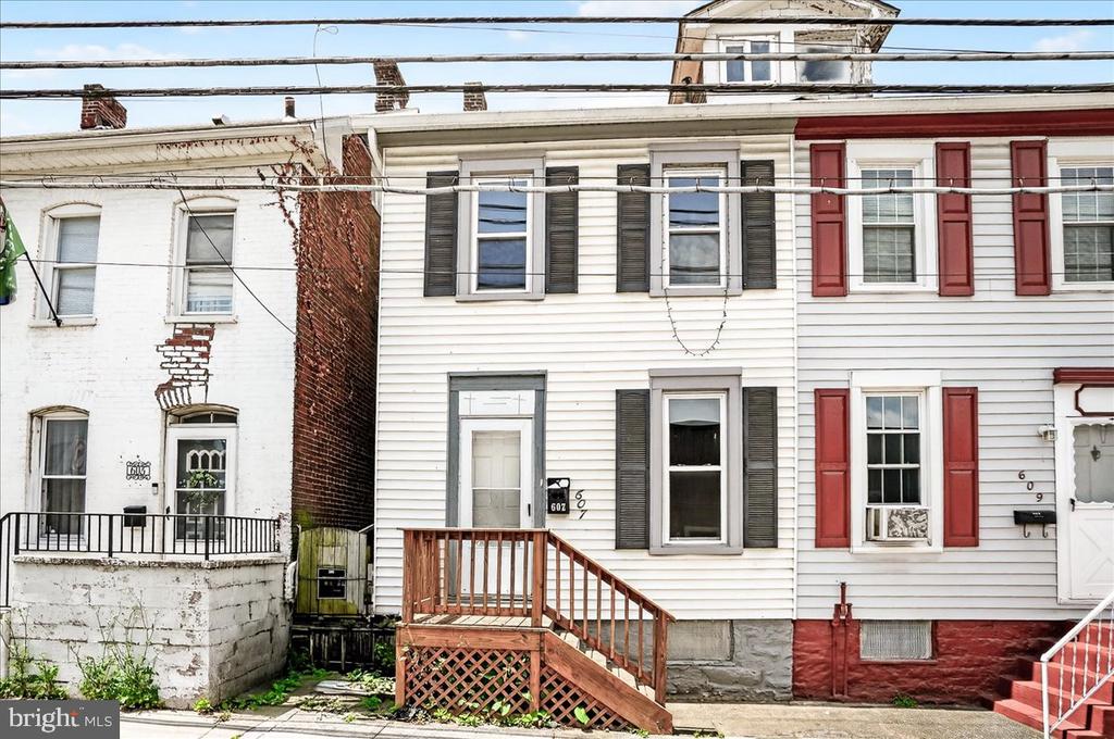 607 Salem Ave