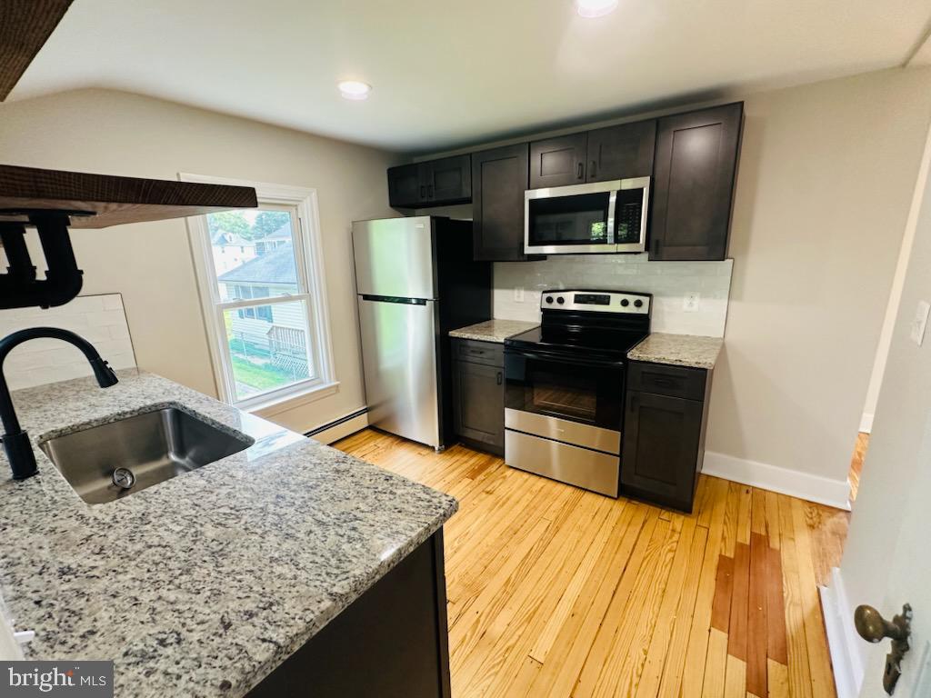 9 E POPLAR STREET
