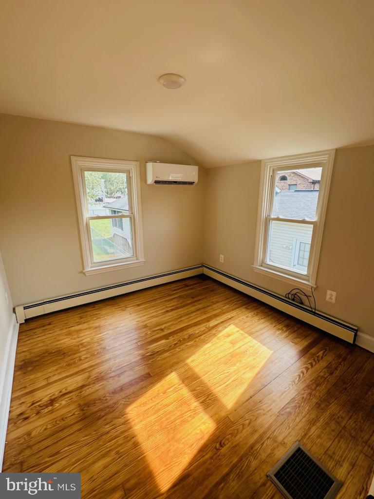 9 E POPLAR STREET