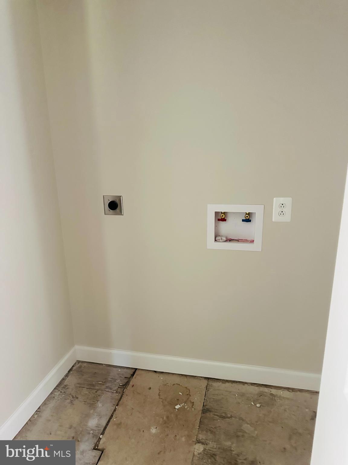 9 E POPLAR STREET