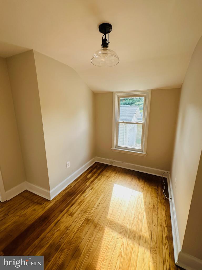 9 E POPLAR STREET
