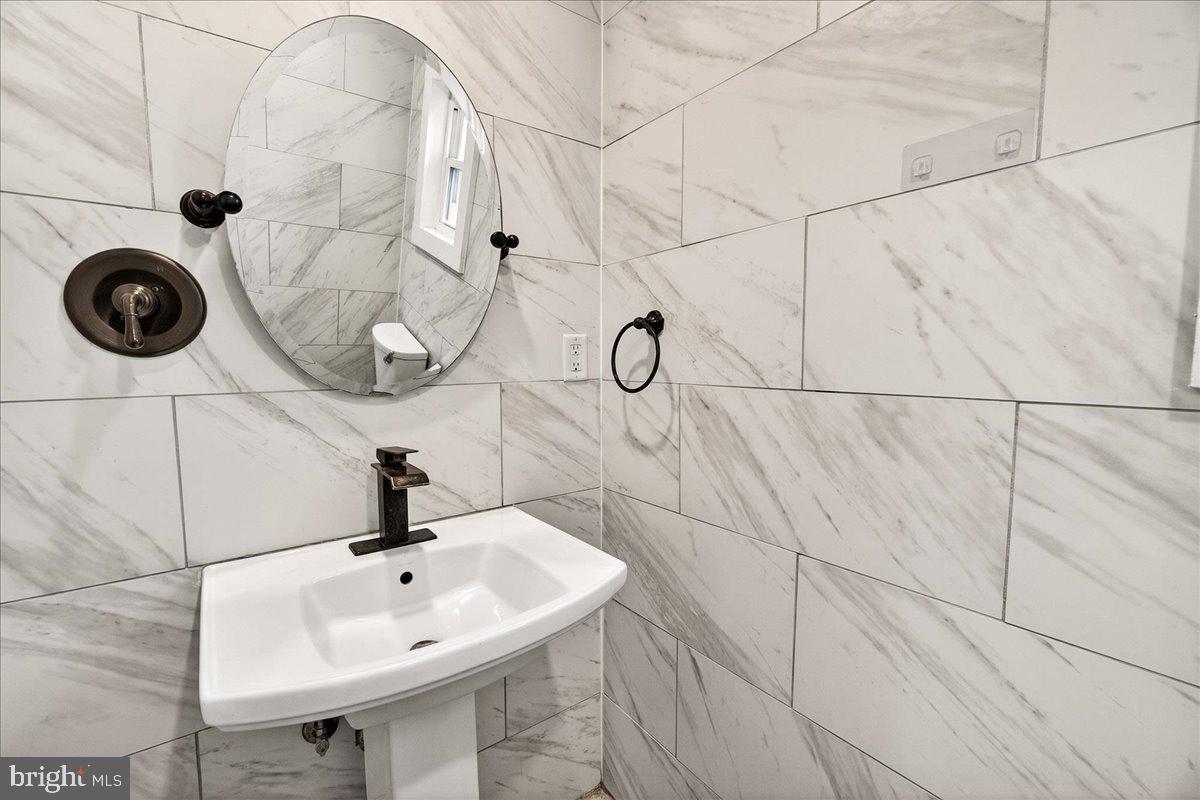 17338 VIRGINIA AVENUE