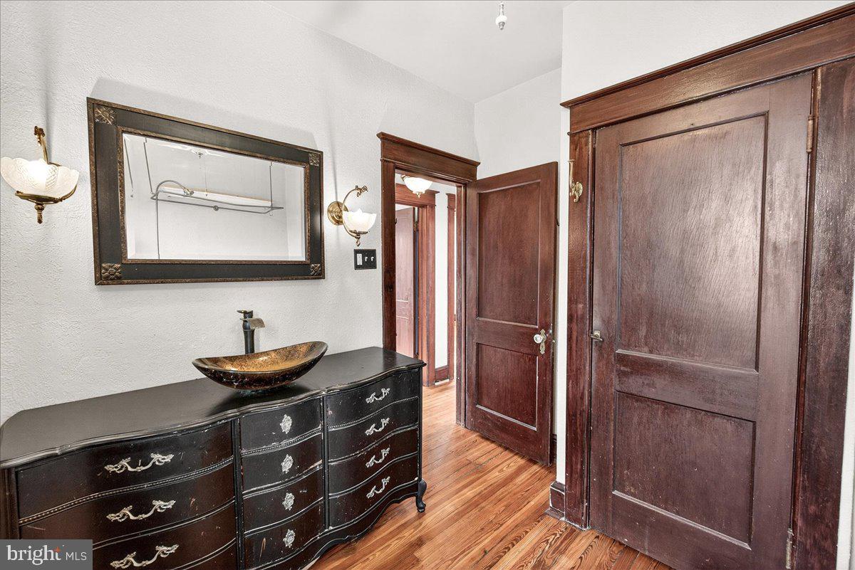 17338 VIRGINIA AVENUE