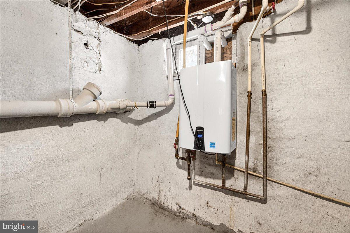 17338 VIRGINIA AVENUE