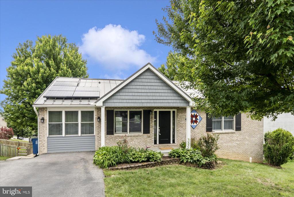 31 AMANDA DRIVE