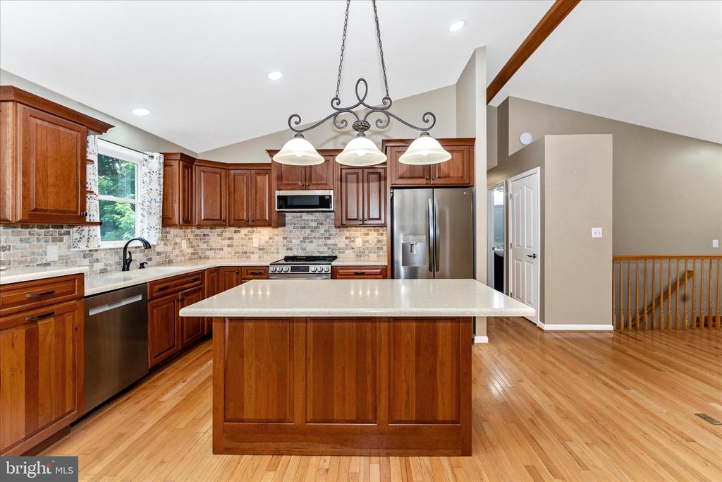 31 AMANDA DRIVE