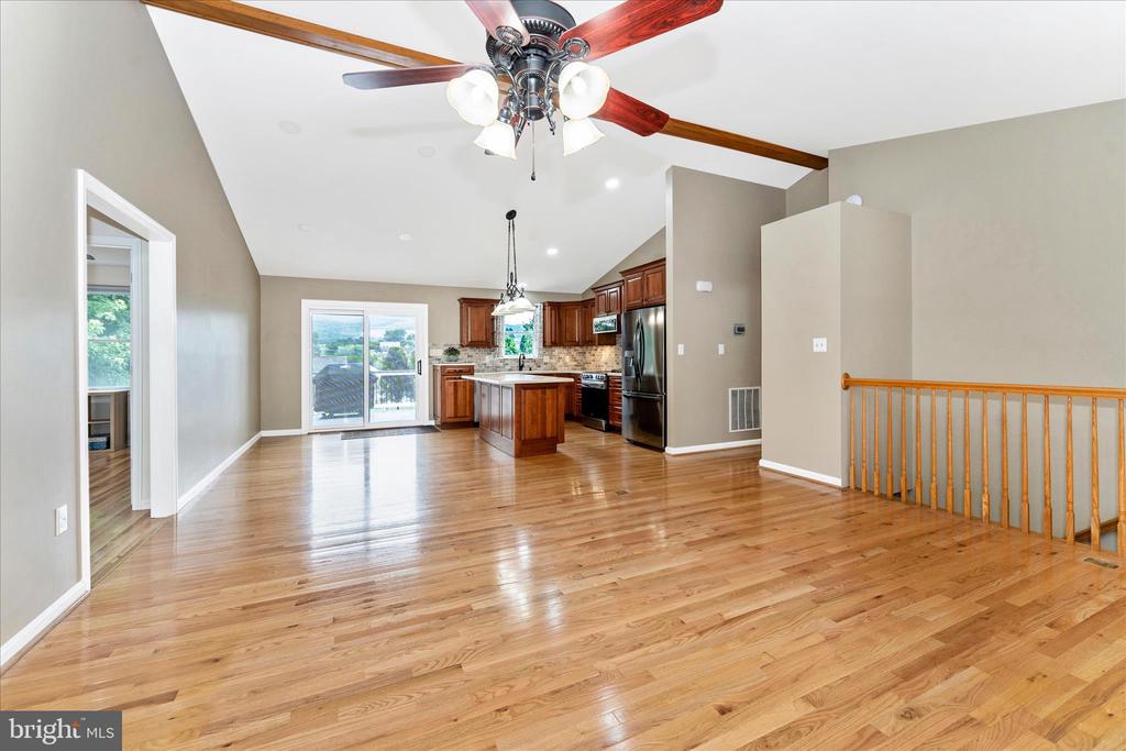 31 AMANDA DRIVE