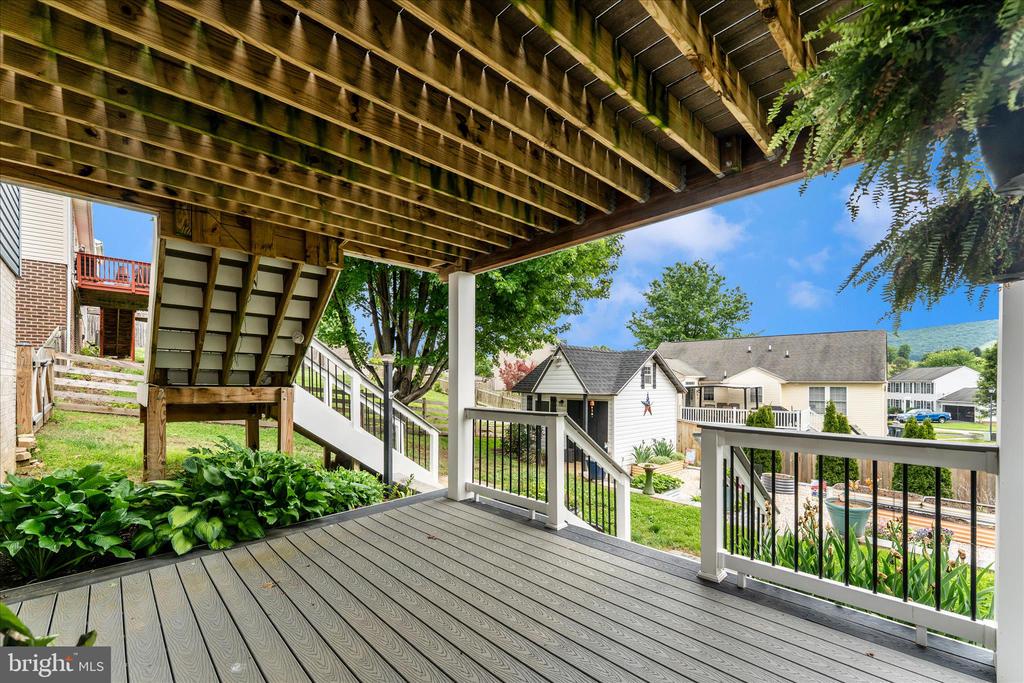 31 AMANDA DRIVE
