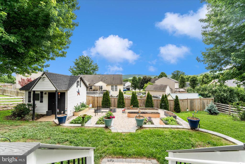 31 AMANDA DRIVE
