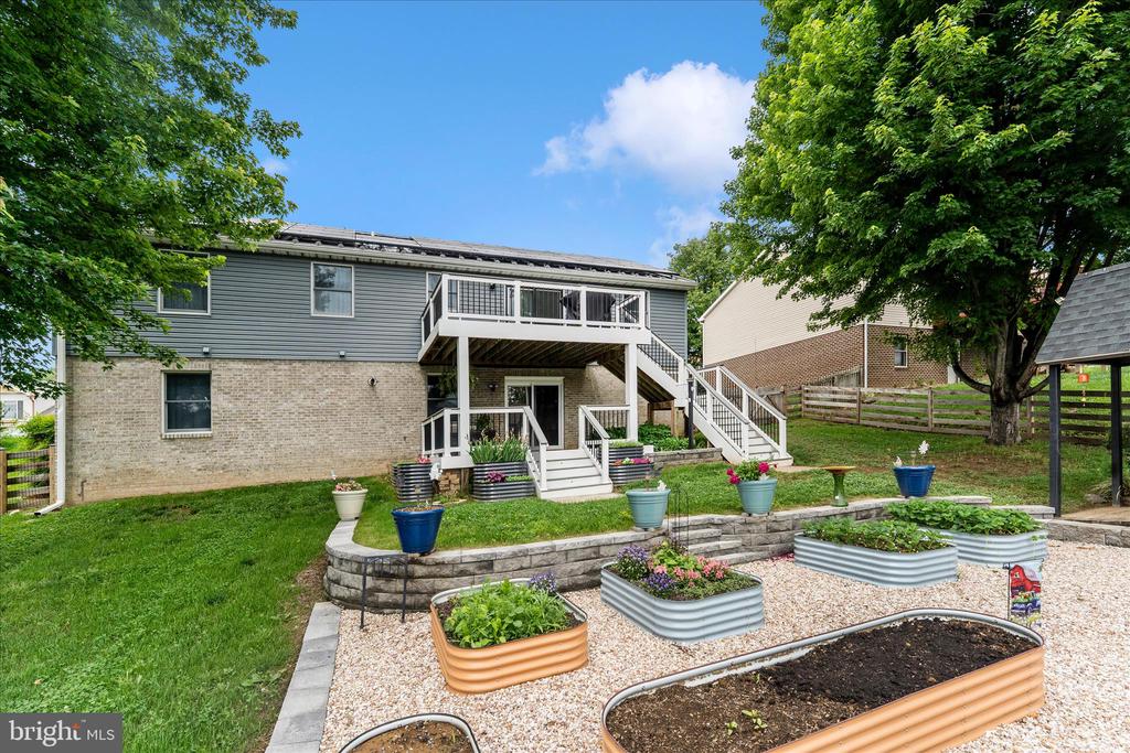 31 AMANDA DRIVE