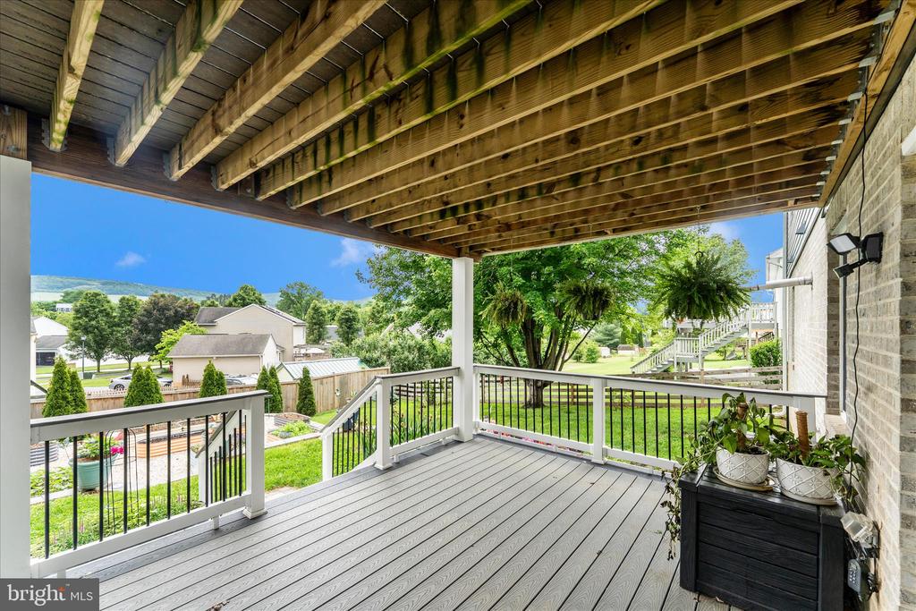 31 AMANDA DRIVE