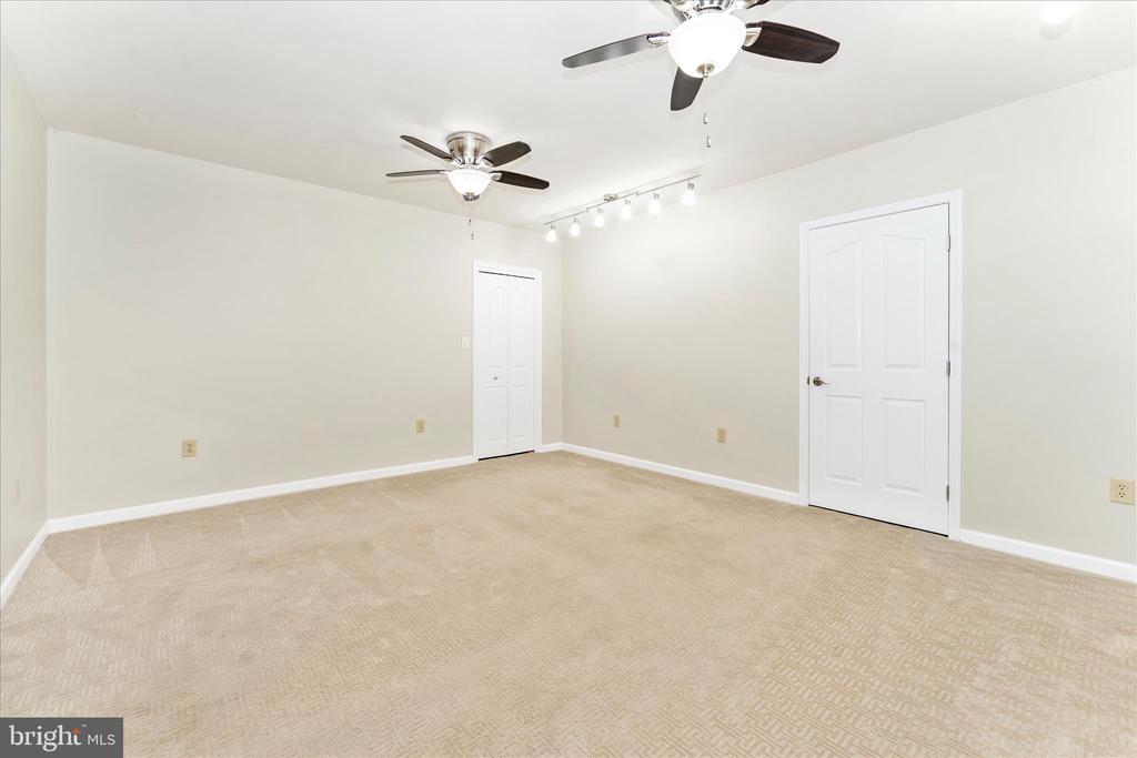 31 AMANDA DRIVE