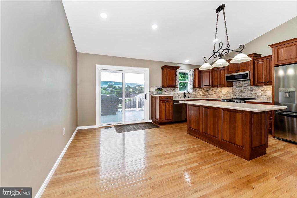 31 AMANDA DRIVE