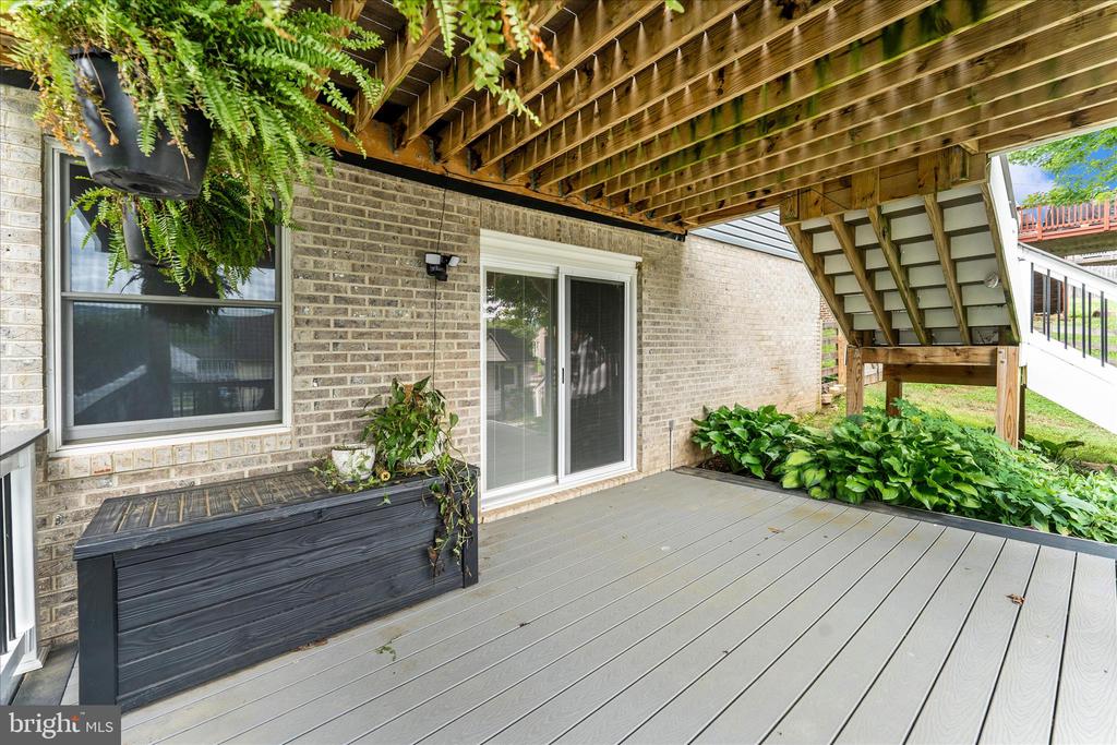 31 AMANDA DRIVE
