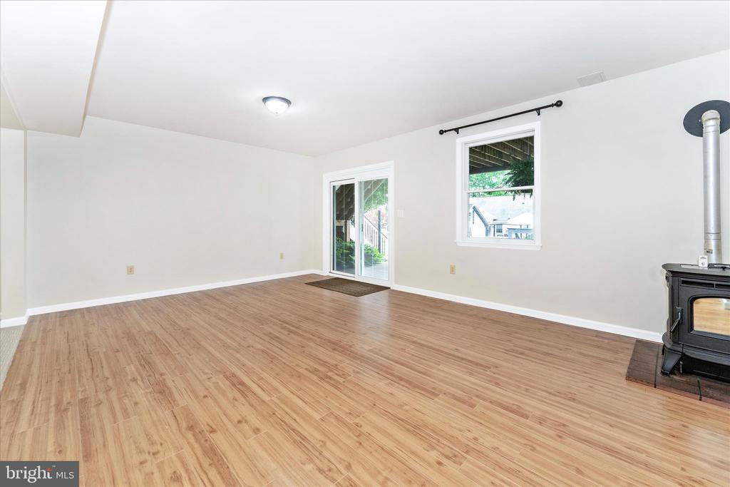 31 AMANDA DRIVE