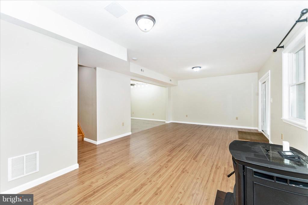 31 AMANDA DRIVE