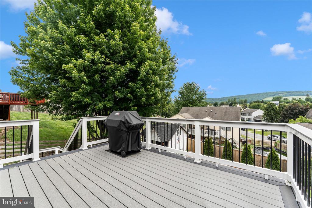 31 AMANDA DRIVE