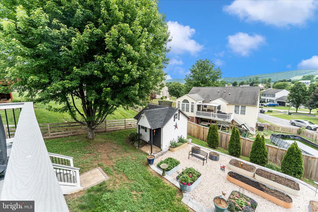 31 AMANDA DRIVE
