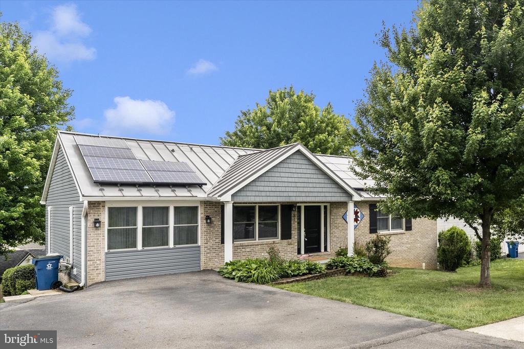31 AMANDA DRIVE