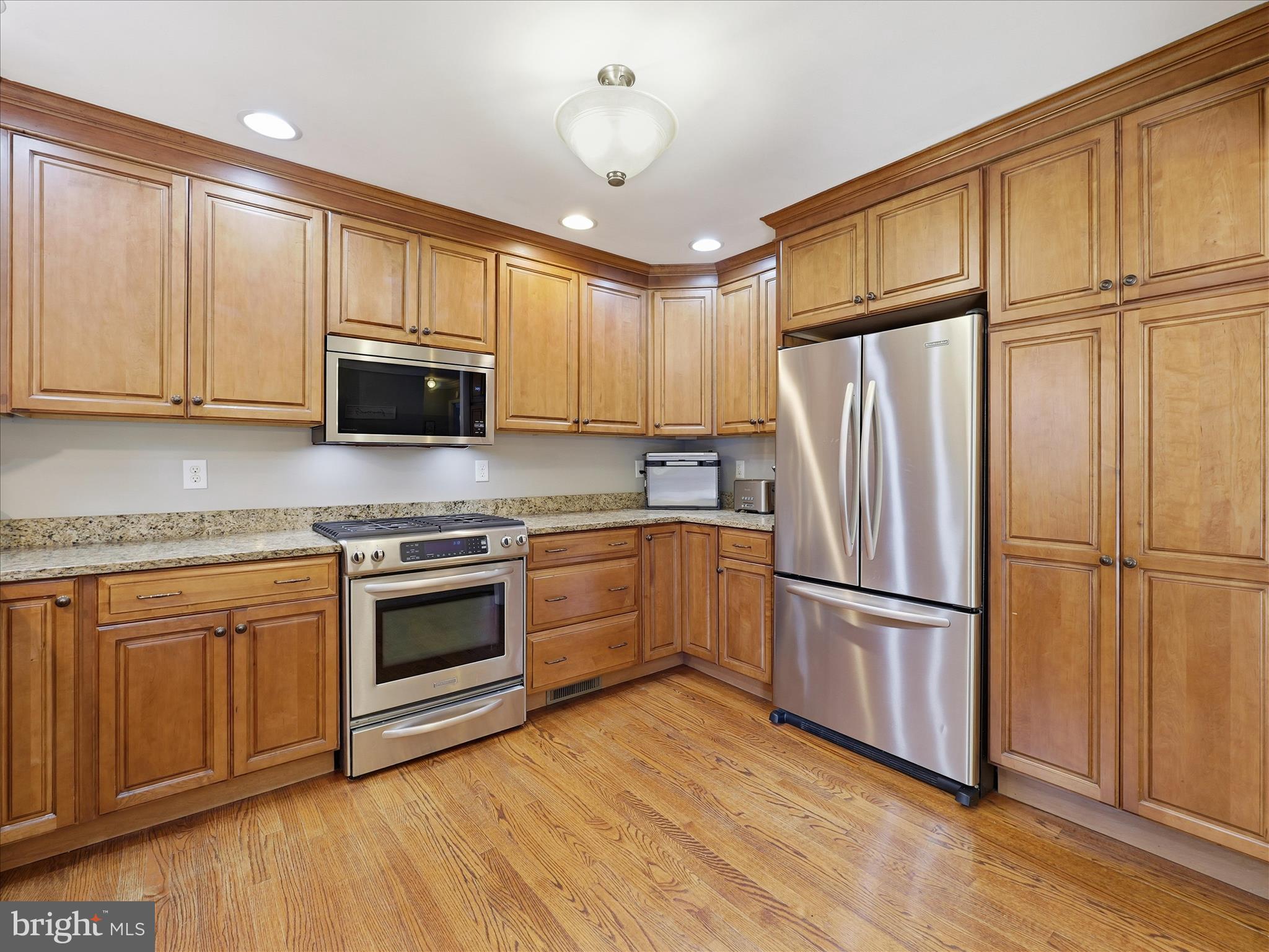 1059 VALLEYBROOK DRIVE