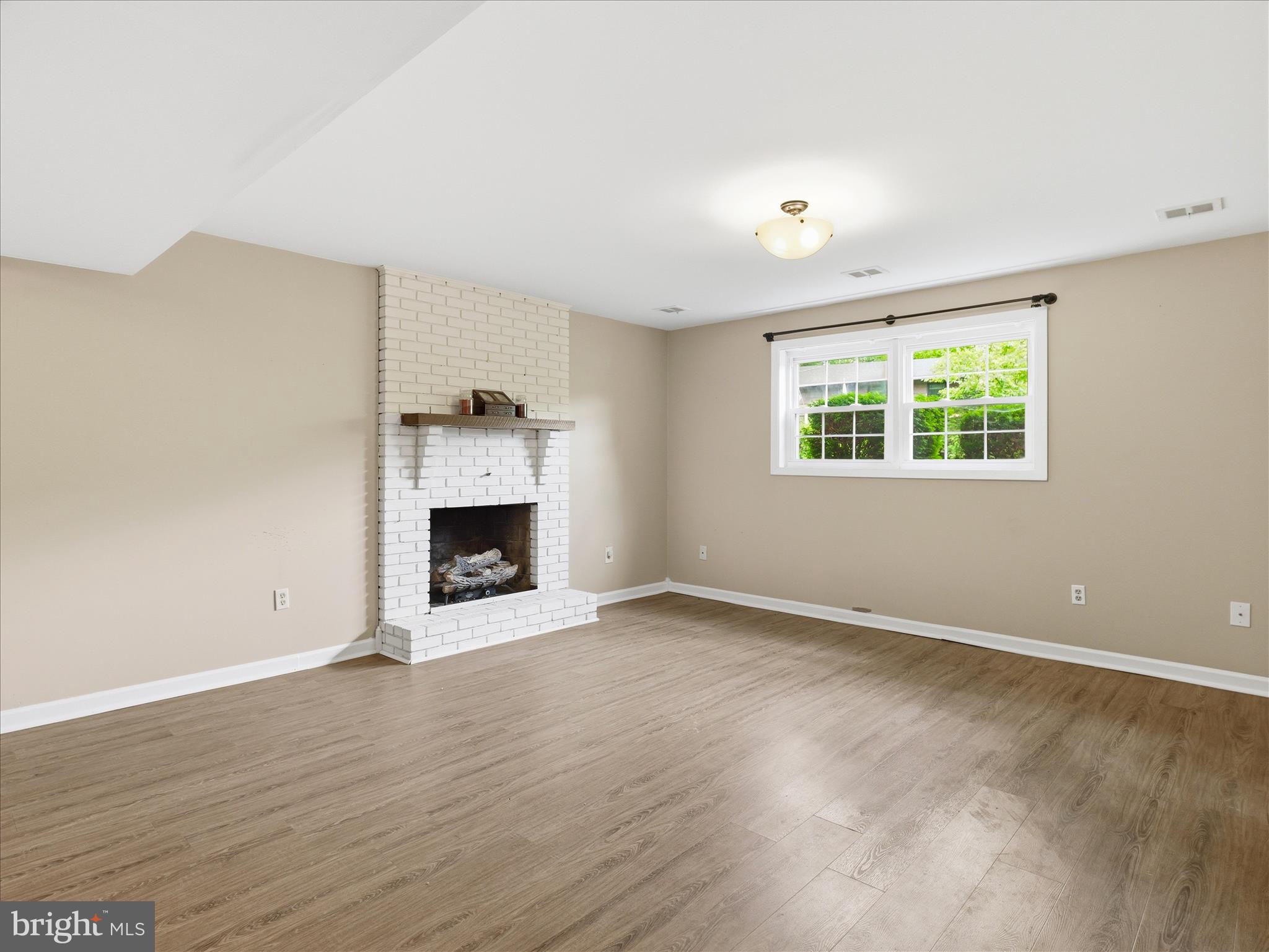 1059 VALLEYBROOK DRIVE