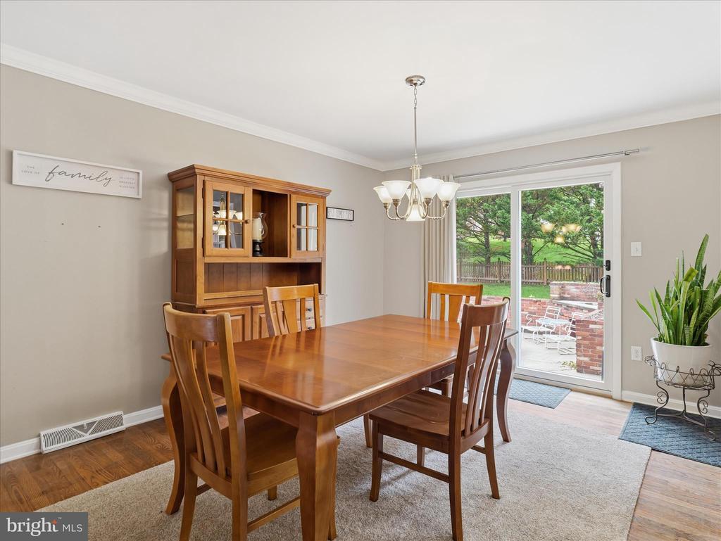 1059 VALLEYBROOK DRIVE