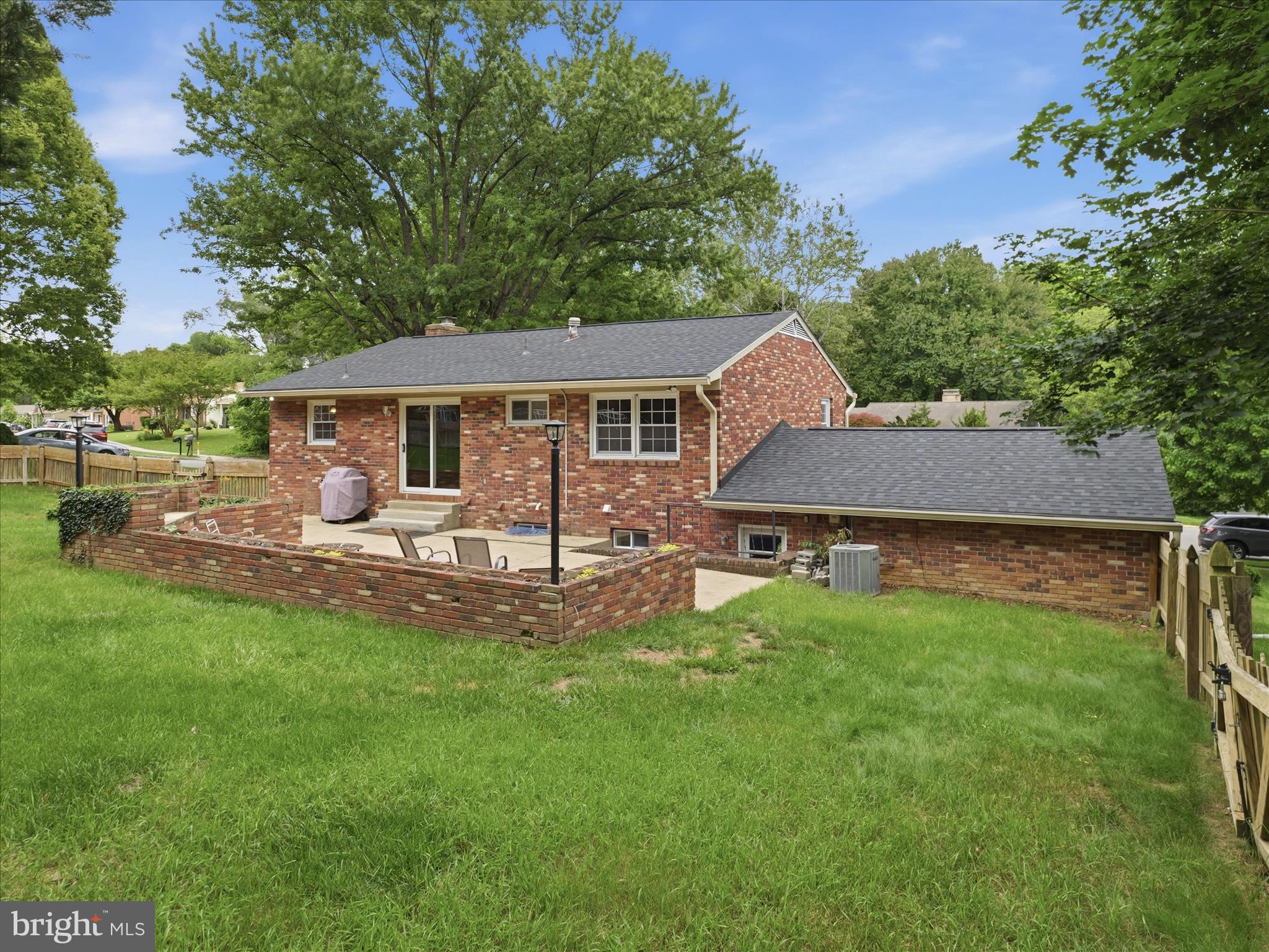 1059 VALLEYBROOK DRIVE