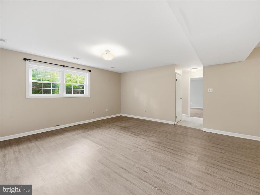1059 VALLEYBROOK DRIVE