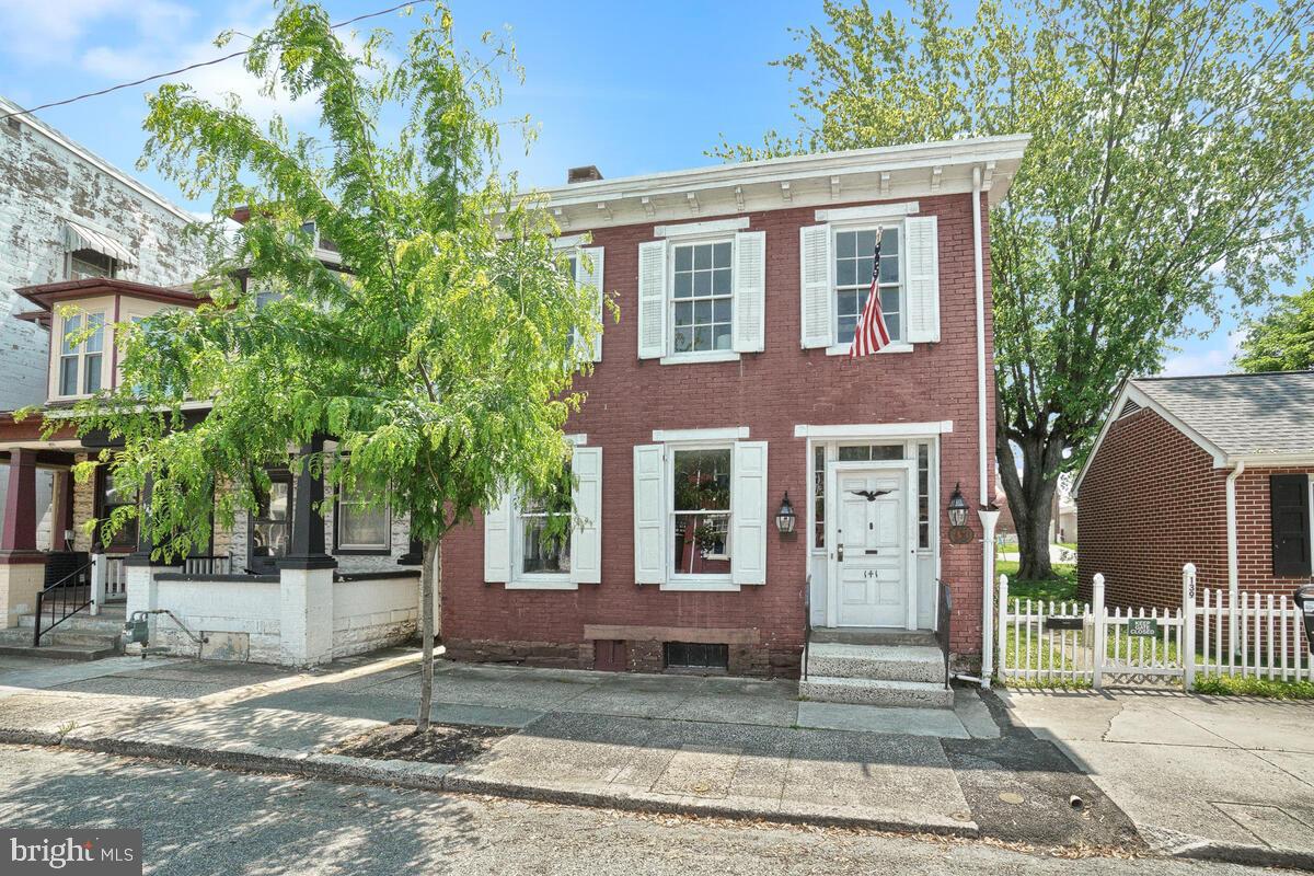 141 York St