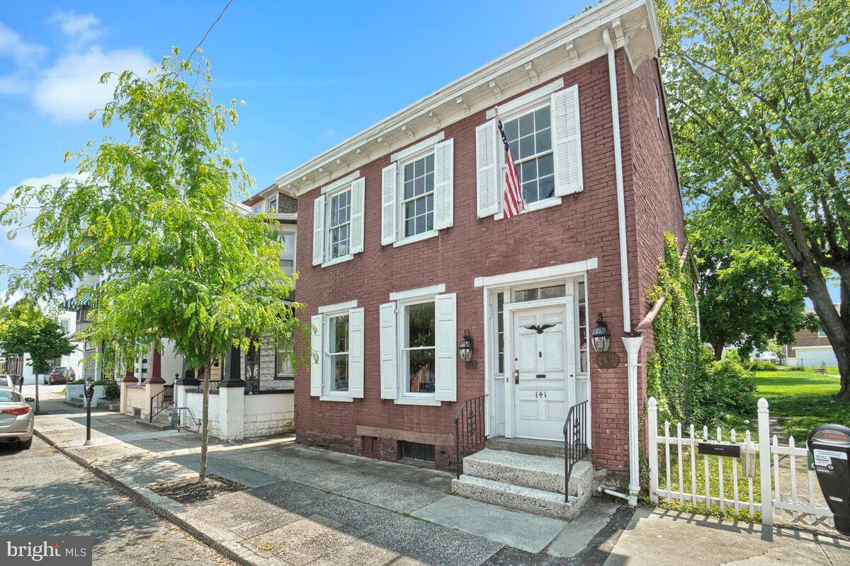 141 York St