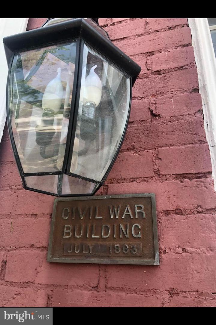141 York St