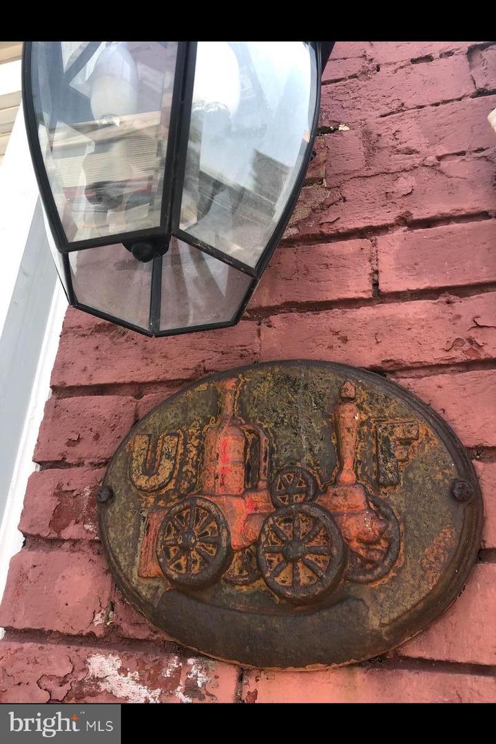 141 York St