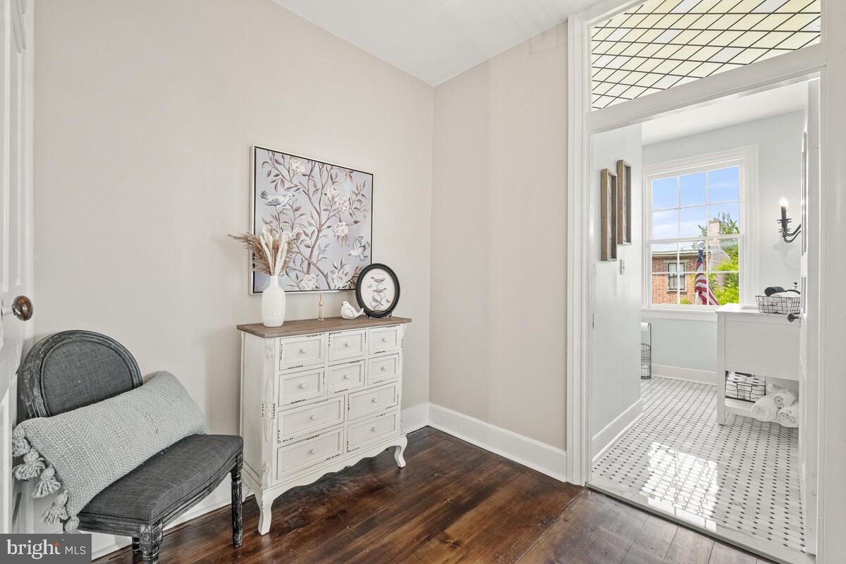 141 York St